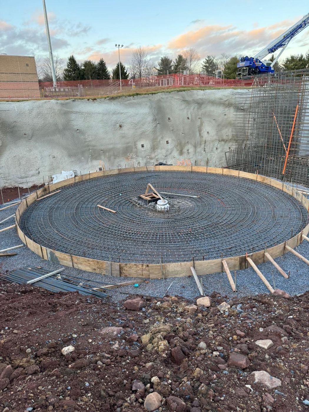 Circular foundation slab with radial rebar