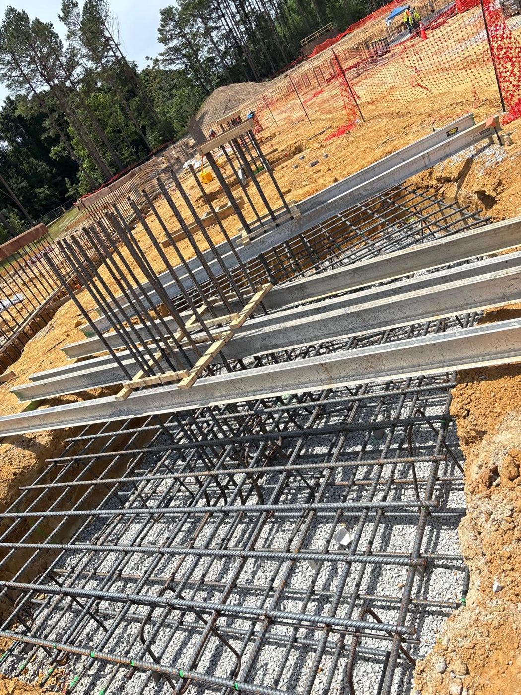 Footing cages with vertical column dowels